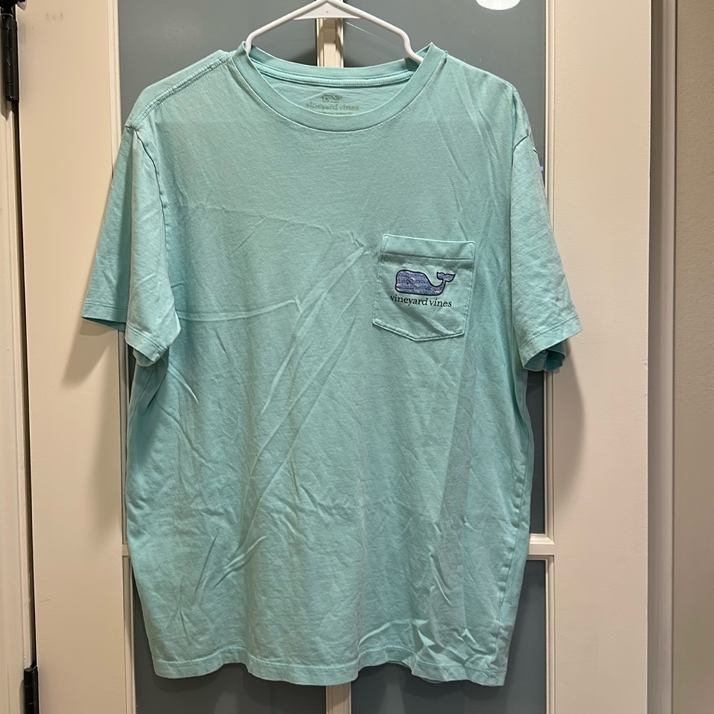 Men’s Vineyard Vines T-shirt Size Medium
